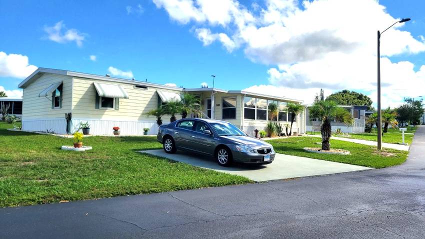 84 Emerald Dr. East a Dundee, FL Mobile or Manufactured Home for Sale